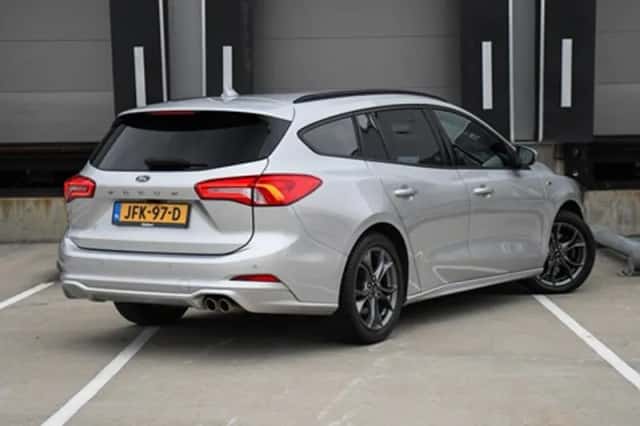 Ford Focus (2021) thumbnail 5