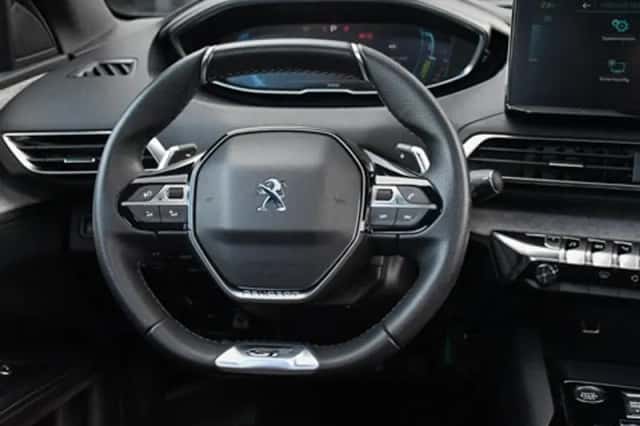 Peugeot 3008 (2023) thumbnail 16
