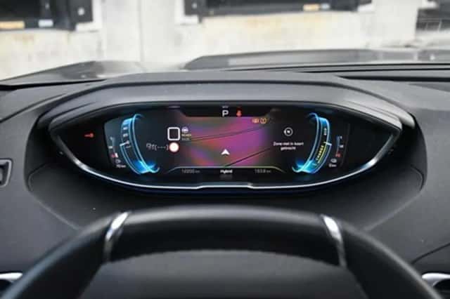 Peugeot 3008 (2023) thumbnail 17