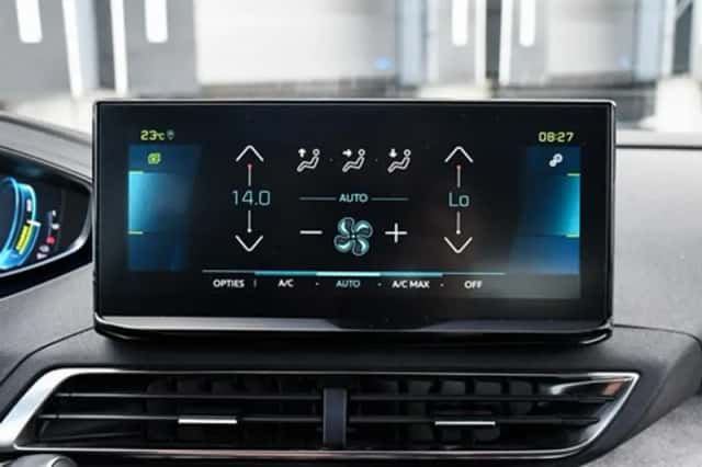Peugeot 3008 (2023) thumbnail 19