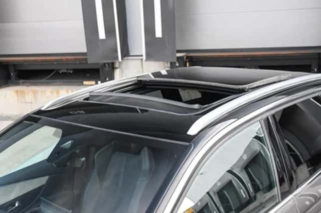 Peugeot 3008 (2023) thumbnail 3