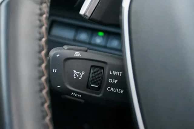 Peugeot 3008 (2023) thumbnail 30