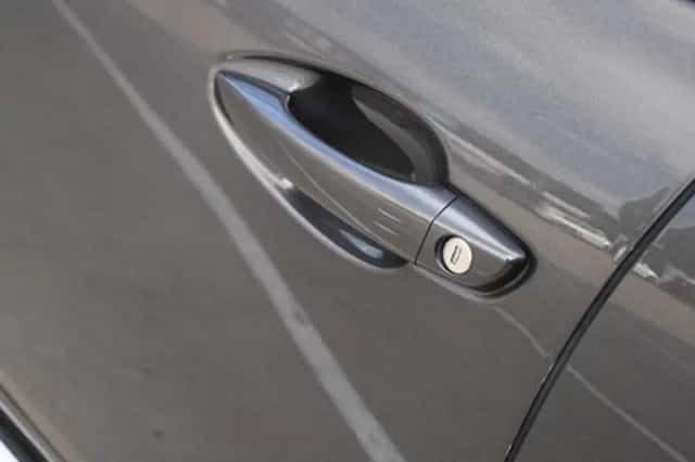 Peugeot 3008 (2023) thumbnail 33