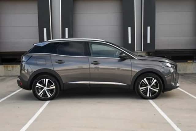 Peugeot 3008 (2023) thumbnail 5