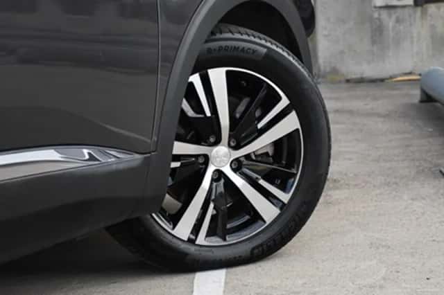 Peugeot 3008 (2023) thumbnail 8