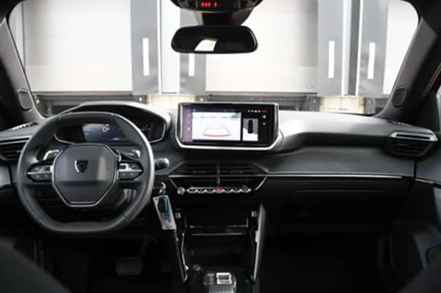 Peugeot 2008 (2024) thumbnail 12