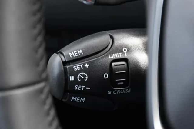 Peugeot 2008 (2024) thumbnail 27