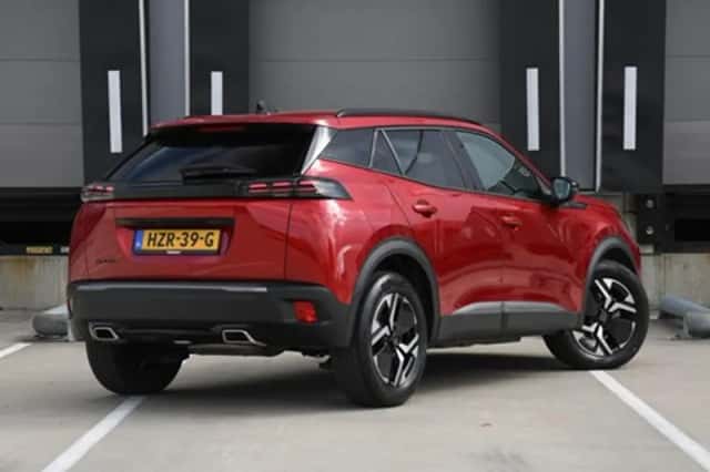 Peugeot 2008 (2024) thumbnail 5