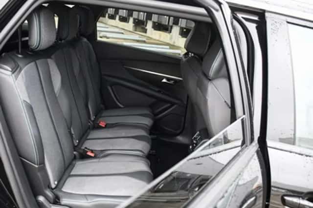 Peugeot 5008 (2024) thumbnail 11