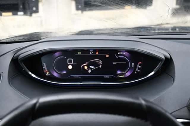Peugeot 5008 (2024) thumbnail 17