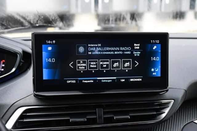 Peugeot 5008 (2024) thumbnail 18
