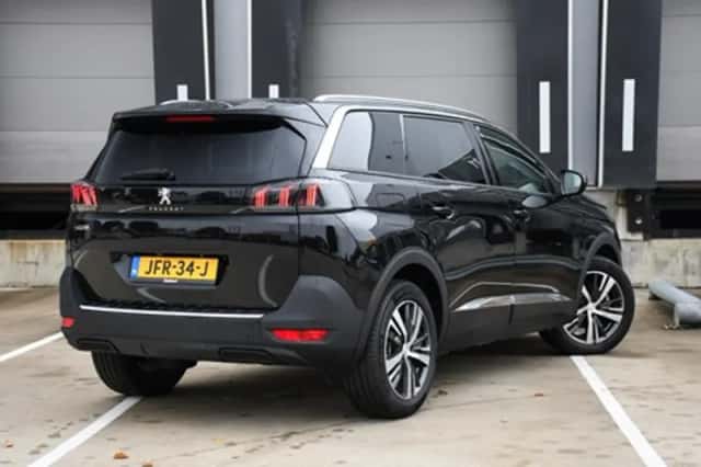 Peugeot 5008 (2024) thumbnail 5