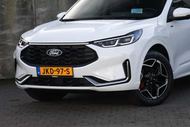 Ford Kuga (2025) thumbnail 2