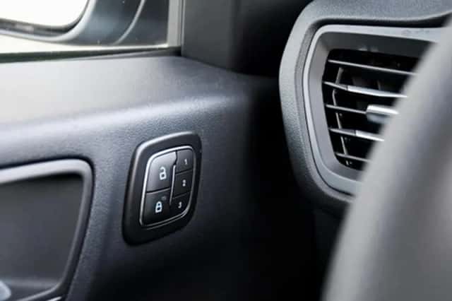 Ford Kuga (2025) thumbnail 42