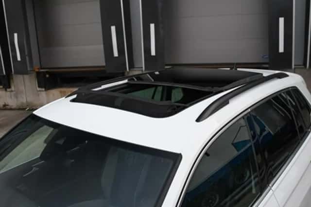 Volkswagen Tiguan (2023) thumbnail 3
