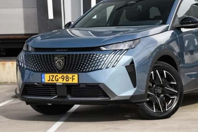 Peugeot 5008 (2025) thumbnail 2