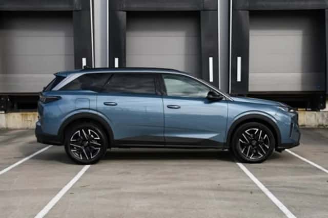 Peugeot 5008 (2025) thumbnail 4