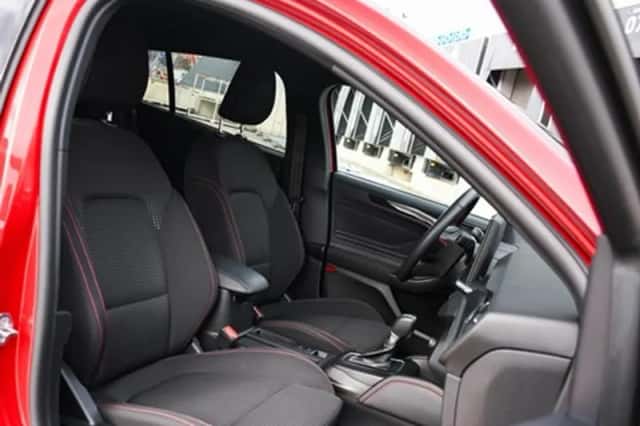 Ford Focus (2024) thumbnail 12