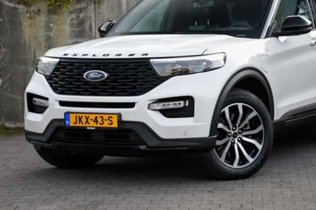 Ford Explorer (2024) thumbnail 2