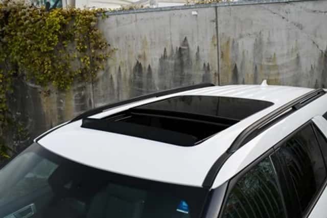 Ford Explorer (2024) thumbnail 3