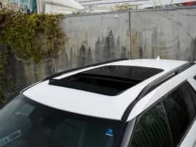 Ford Explorer (2024) thumbnail 3