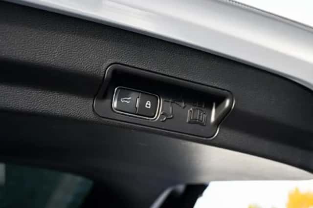 Ford Explorer (2024) thumbnail 25