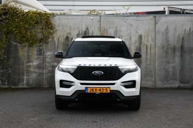 Ford Explorer (2024) thumbnail 4