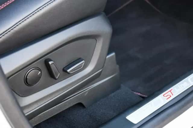 Ford Explorer (2024) thumbnail 51