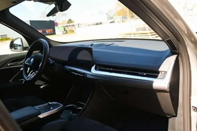 BMW X1 (2024) thumbnail 12