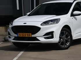 Ford Kuga (2023) thumbnail 2