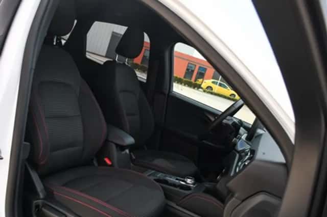 Ford Kuga (2023) thumbnail 11