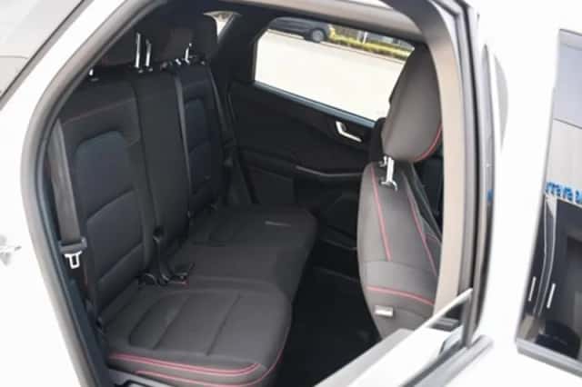 Ford Kuga (2023) thumbnail 13