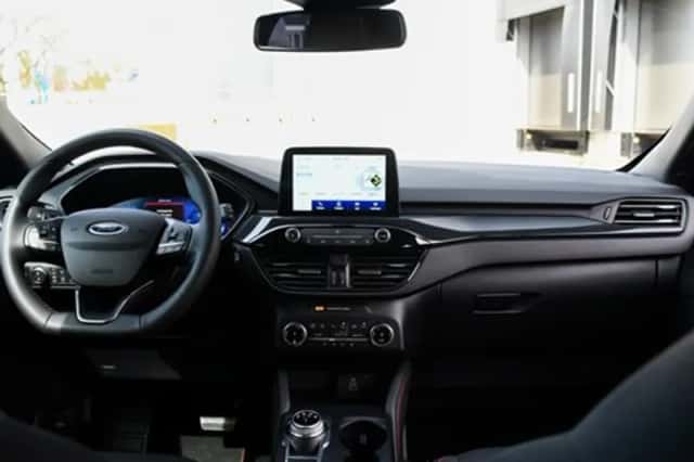 Ford Kuga (2023) thumbnail 16