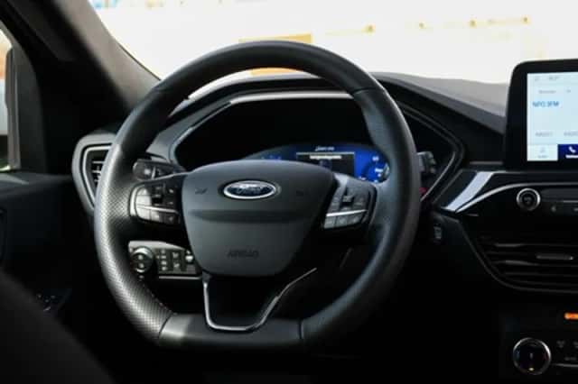 Ford Kuga (2023) thumbnail 17