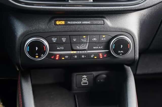 Ford Kuga (2023) thumbnail 25