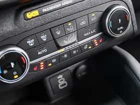 Ford Kuga (2023) thumbnail 26