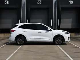 Ford Kuga (2023) thumbnail 4