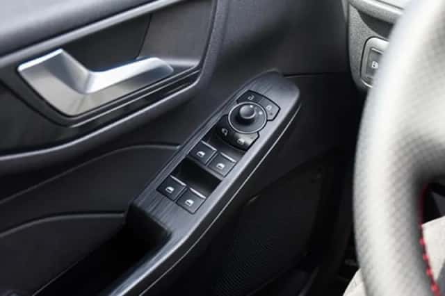 Ford Kuga (2023) thumbnail 33