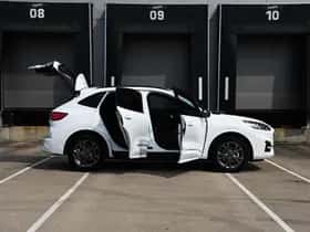 Ford Kuga (2023) thumbnail 37