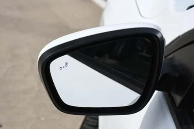 Ford Kuga (2023) thumbnail 8
