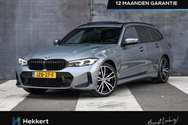 BMW 330 (2023) thumbnail 1