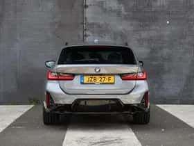 BMW 330 (2023) thumbnail 11