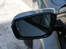 BMW 330 (2023) thumbnail 16