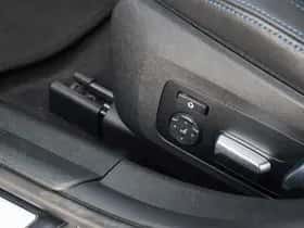BMW 330 (2023) thumbnail 22