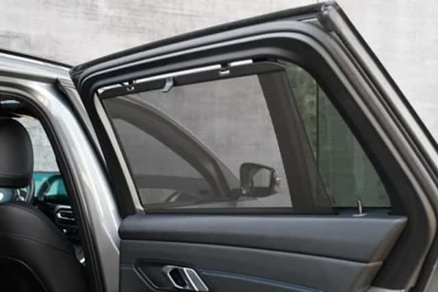 BMW 330 (2023) thumbnail 26