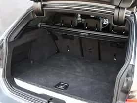 BMW 330 (2023) thumbnail 28