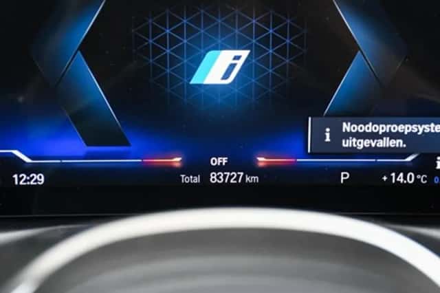 BMW 330 (2023) thumbnail 34