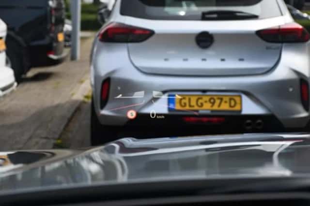 BMW 330 (2023) thumbnail 35