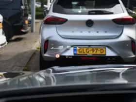 BMW 330 (2023) thumbnail 35