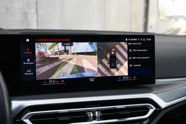 BMW 330 (2023) thumbnail 37